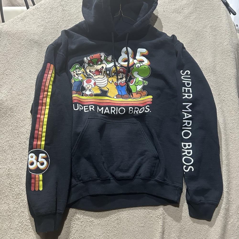 Nintendo Super Mario Bros. Retro 1985 Graphic Pullover Hoodie Black Men's Medium